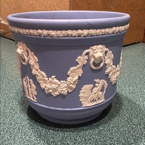 Wedgewood Jasperware vase pot Cachepot 1954